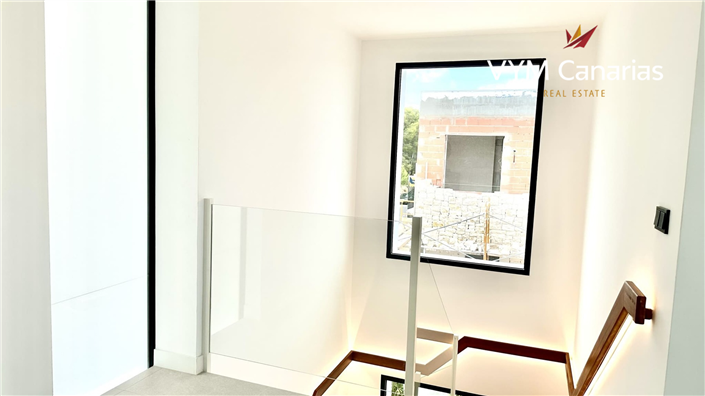 Image No.23-3 Bed Villa for sale