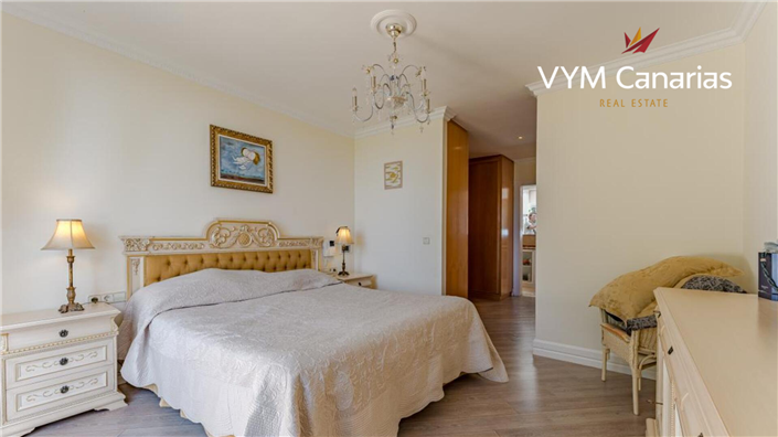 Image No.10-5 Bed Villa for sale