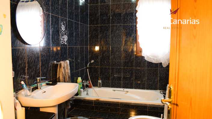 Image No.30-5 Bed Villa for sale