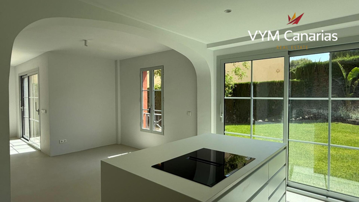 Image No.20-5 Bed Townhouse for sale