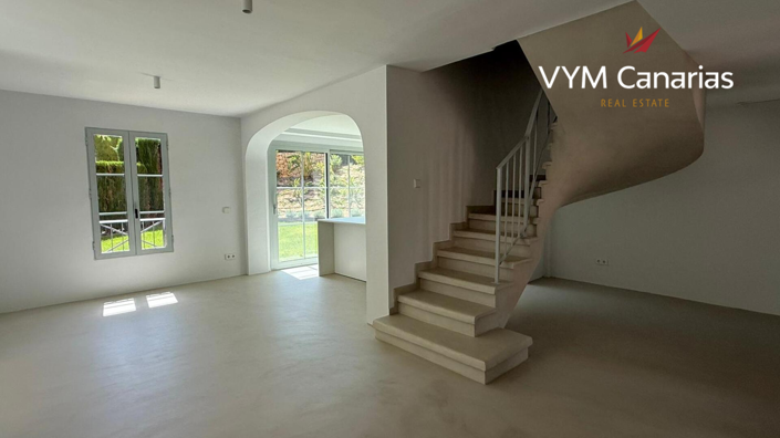 Image No.21-5 Bed Townhouse for sale