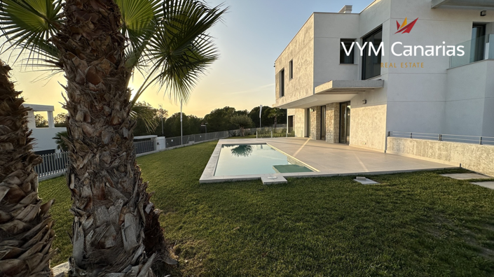 Image No.9-4 Bed Villa for sale