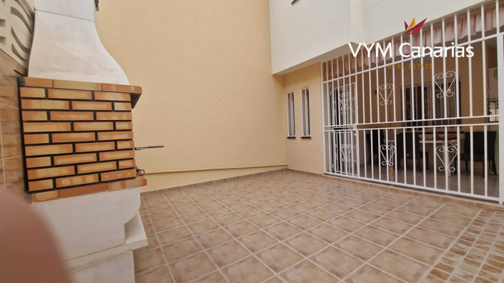 Image No.25-2 Bed Townhouse for sale