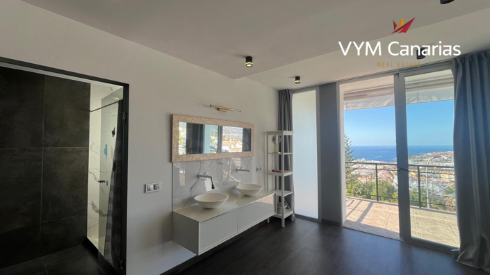 Image No.24-4 Bed Property for sale