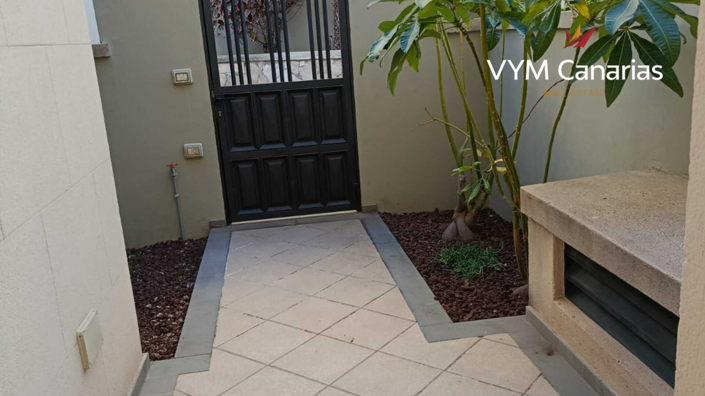 Image No.18-2 Bed Townhouse for sale