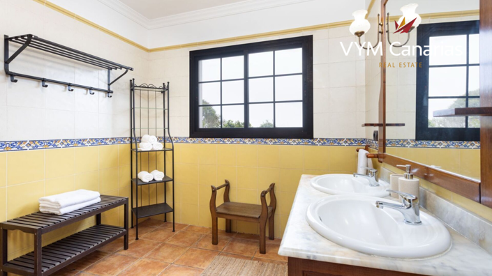 Image No.15-4 Bed Townhouse for sale
