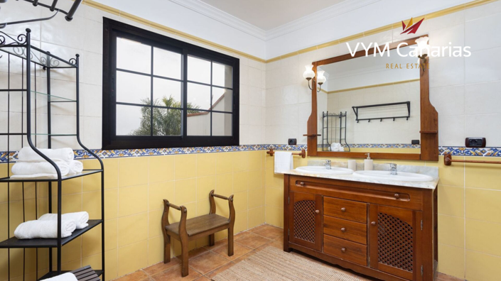 Image No.16-4 Bed Townhouse for sale