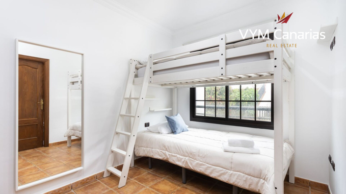 Image No.17-4 Bed Townhouse for sale