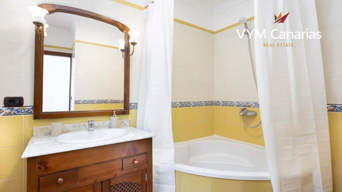 Image No.25-4 Bed Townhouse for sale