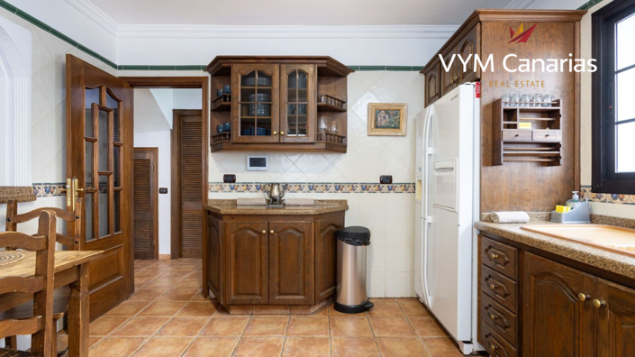 Image No.8-4 Bed Townhouse for sale