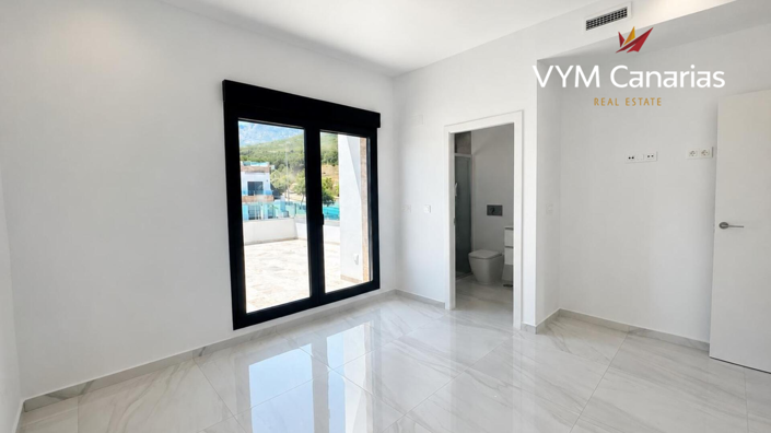 Image No.17-3 Bed Villa for sale