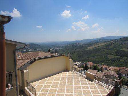 Image No.21-3 Bed Townhouse for sale