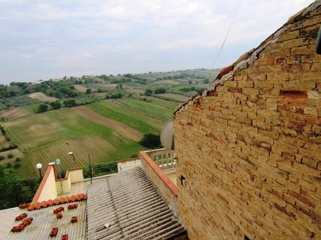 Image No.2-5 Bed Townhouse for sale