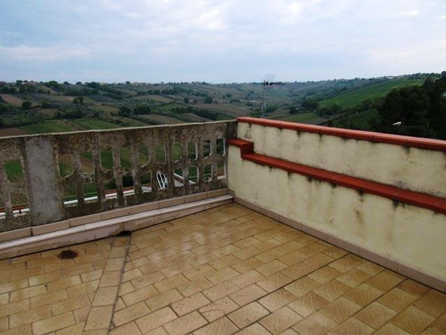 Image No.1-5 Bed Townhouse for sale