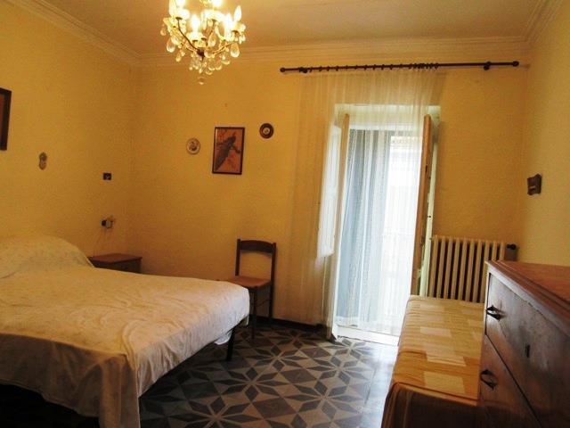 Image No.9-5 Bed Townhouse for sale