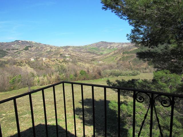 Image No.11-3 Bed Country House for sale