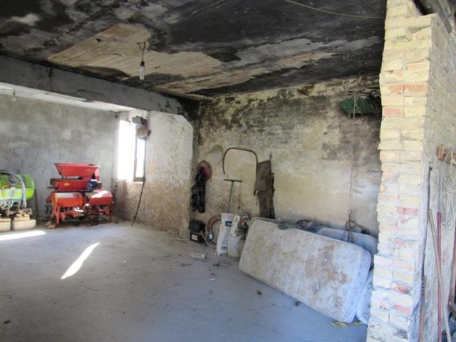 Image No.12-9 Bed Farmhouse for sale