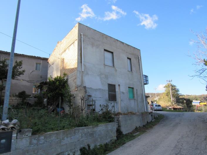 Image No.3-4 Bed Country House for sale