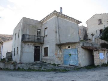 4 Bed Country House for sale