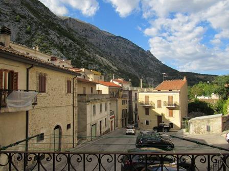 Image No.1-3 Bed Townhouse for sale