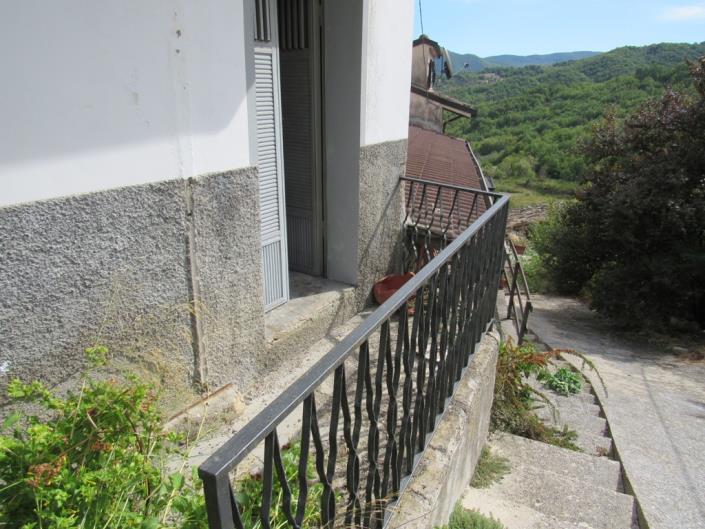 Image No.12-3 Bed Townhouse for sale