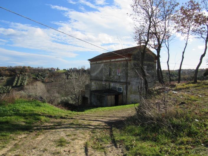 Image No.2-4 Bed Country House for sale