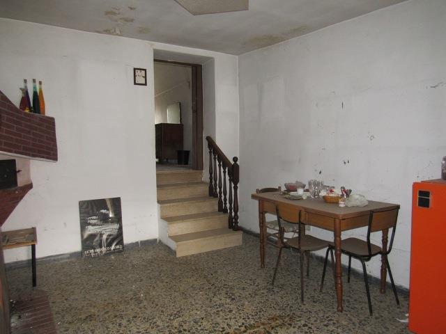 Image No.12-5 Bed Townhouse for sale