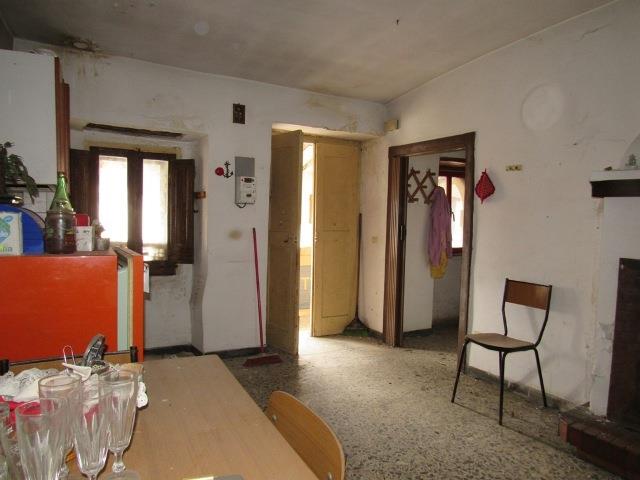 Image No.13-5 Bed Townhouse for sale