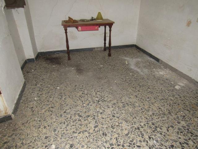 Image No.16-5 Bed Townhouse for sale