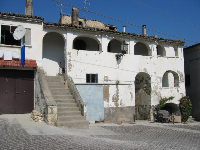 Image No.1-5 Bed Townhouse for sale
