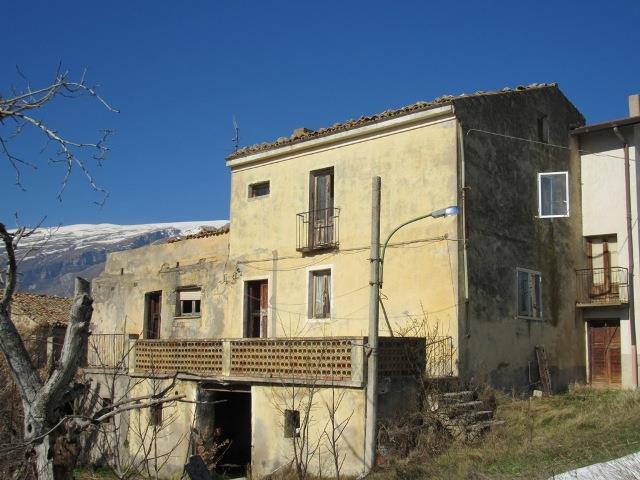 Image No.1-3 Bed Country House for sale
