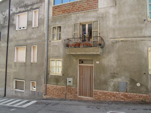 Image No.1-3 Bed Townhouse for sale