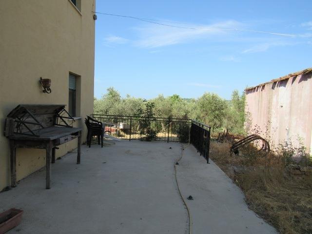 Image No.4-Maison de campagne de 6 chambres à vendre à Casalbordino