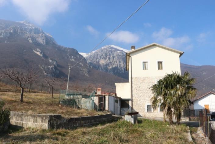 Image No.1-5 Bed Townhouse for sale