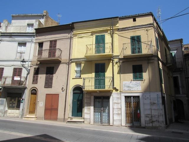 Image No.1-3 Bed Townhouse for sale