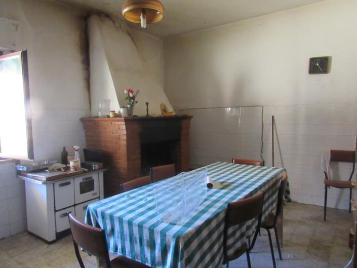 Image No.8-6 Bed Farmhouse for sale