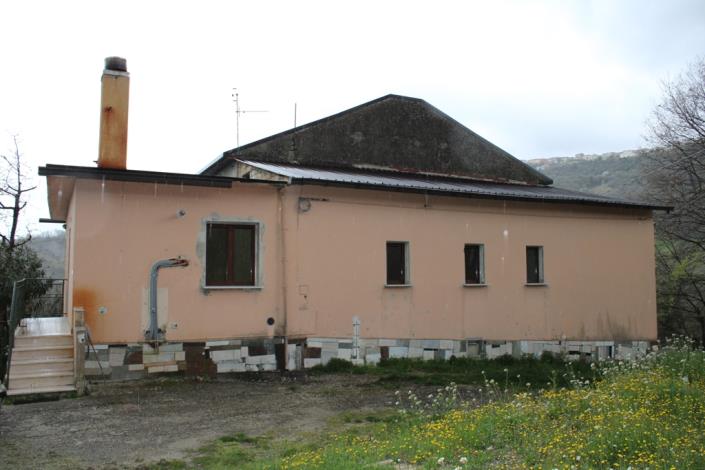 Image No.2-10 Bed Farmhouse for sale