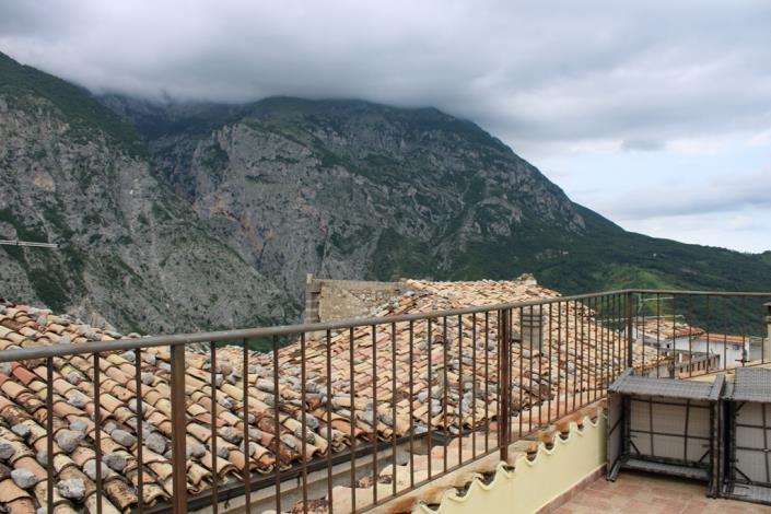 Image No.10-4 Bed Townhouse for sale