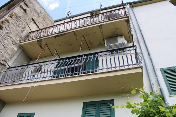 Image No.1-Maison de ville de 3 chambres à vendre à Bomba