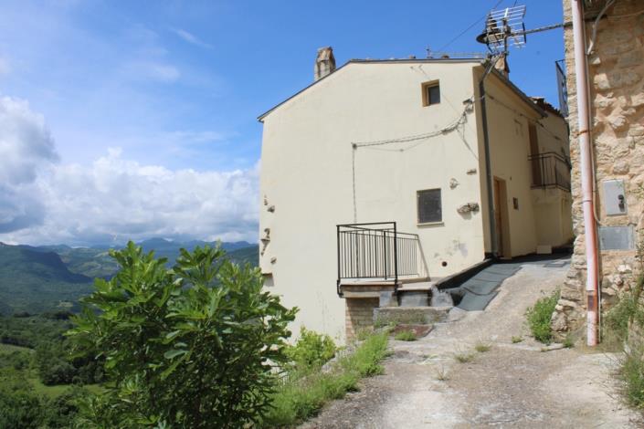 Image No.2-3 Bed Townhouse for sale