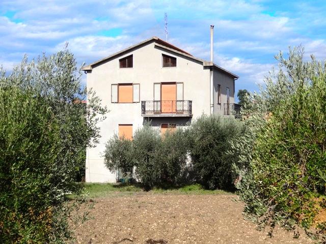 Image No.3-Maison de campagne de 8 chambres à vendre à Casalbordino