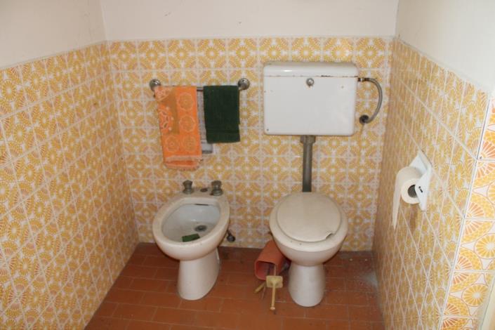 Image No.10-4 Bed Country House for sale