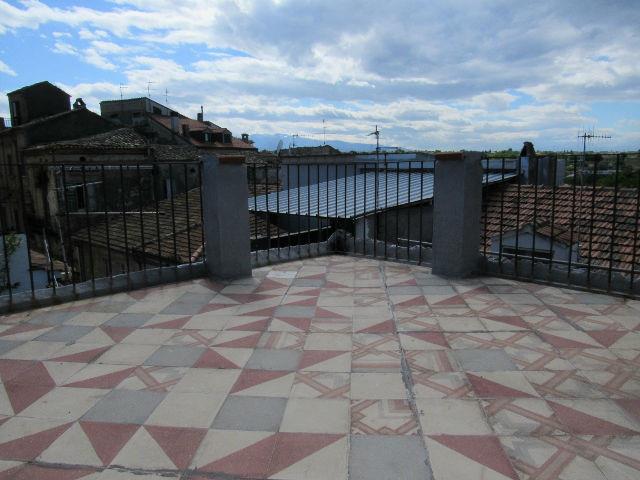 Image No.13-2 Bed Townhouse for sale