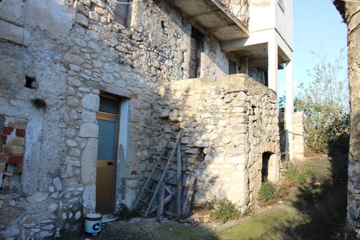 Image No.5-2 Bed Townhouse for sale