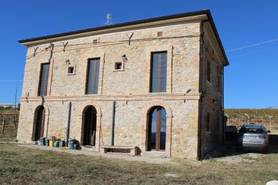 Maison de ville de 4 chambres à vendre à Poggiofiorito