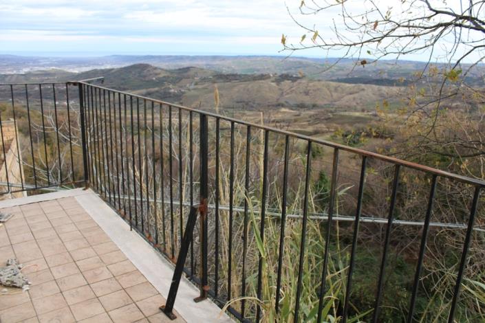 Image No.10-3 Bed Country House for sale