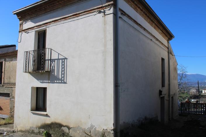 Image No.18-3 Bed Townhouse for sale