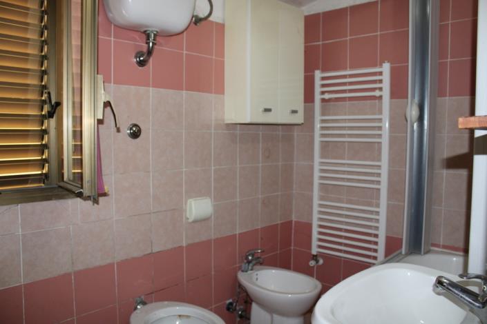 Image No.10-4 Bed House for sale