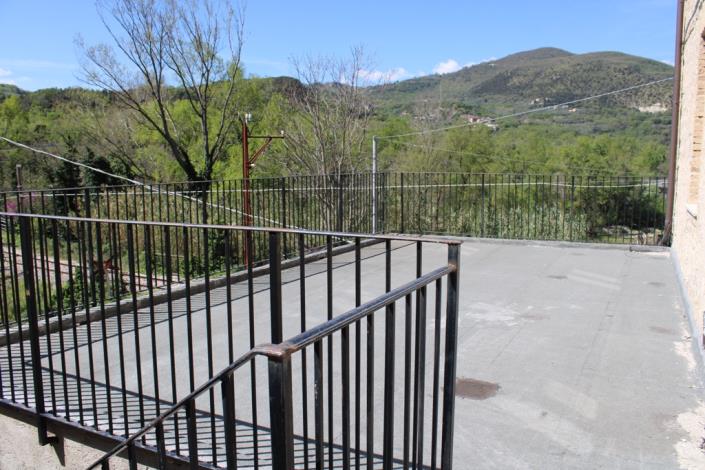 Image No.6-3 Bed House for sale