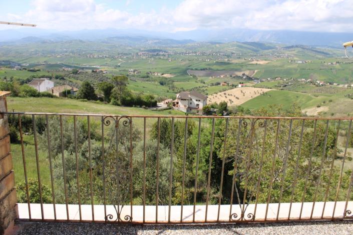 Image No.3-4 Bed Townhouse for sale